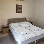 Apartment Andras *
